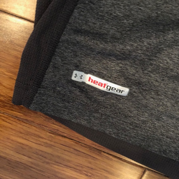 NWOT Under Armour heat gear performance tee - Picture 4 of 6